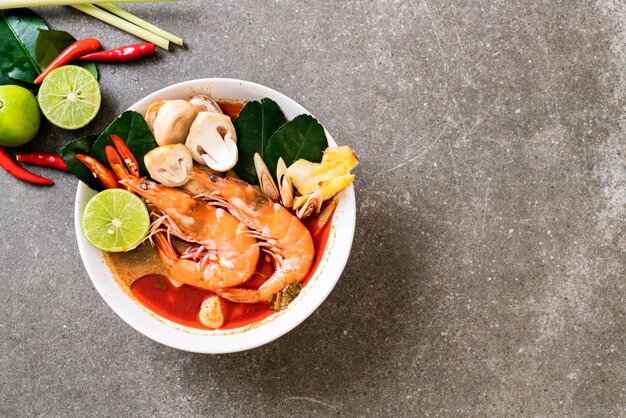 Tom Yum Goong Ostra kwaśna zupa