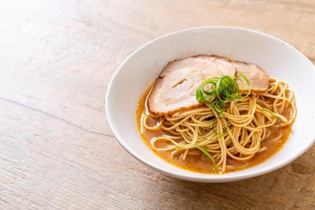 Tonkotsu Makaron Ramen Z Wieprzowiną Chaashu