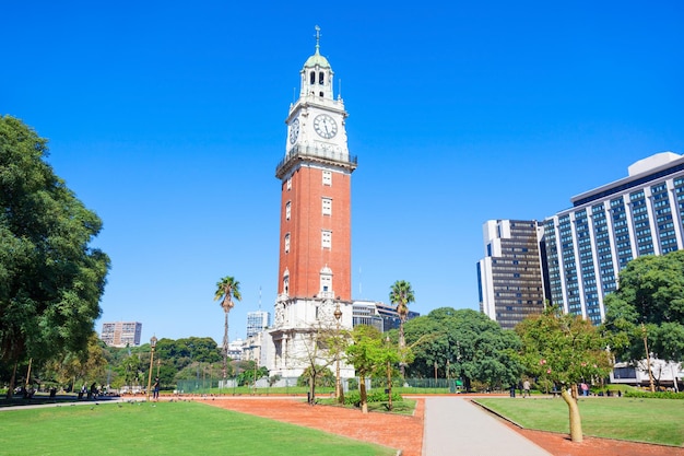 Torre Monumental lub Torre de los Ingleses (Wieża Anglików) to wieża zegarowa w dzielnicy Retiro w Buenos Aires w Argentynie.