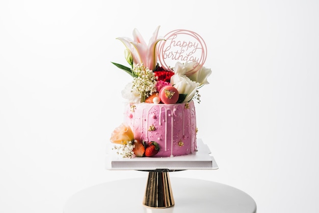 Tort urodzinowy ze świecami koncepcja rocznicy żywności okładka transparent tło