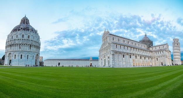 Toskania, Włochy - 24 Października 2016:pisa Zdjęcie Panoramiczne, Gdzie Jest Wezwanie Piazza Del Duomo Punkt Orientacyjny W Tuscany.tower Panorama Fotografia Picuture.