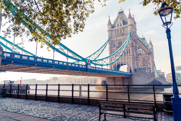 Tower Bridge W Londynie