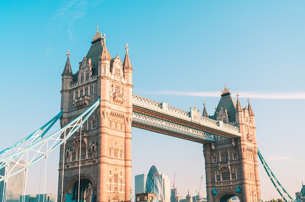 Tower Bridge w Londynie