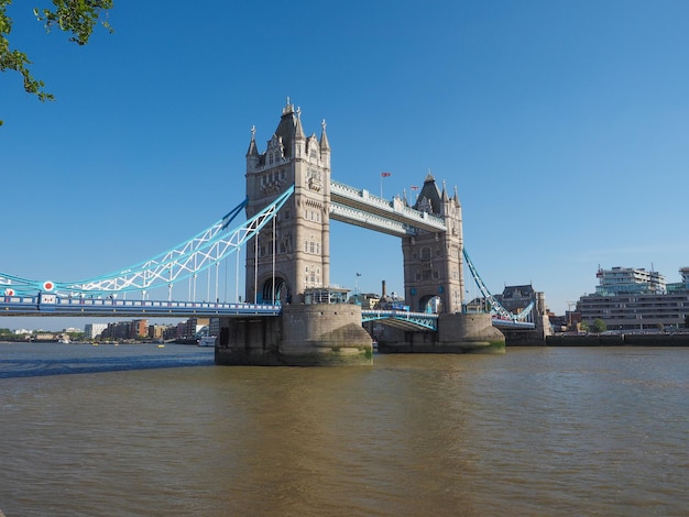 Tower Bridge w Londynie