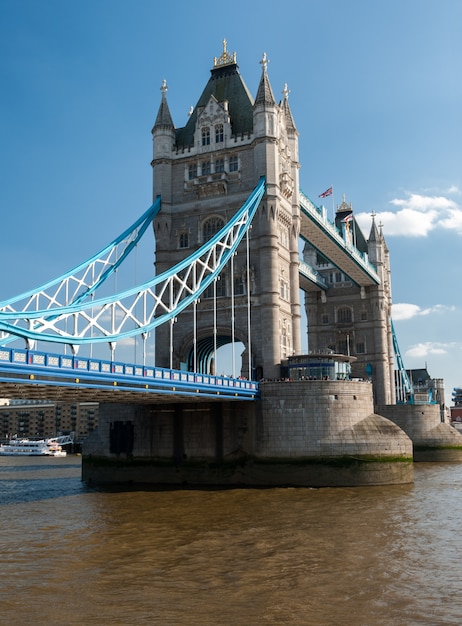 Zdjęcie tower bridge w londynie