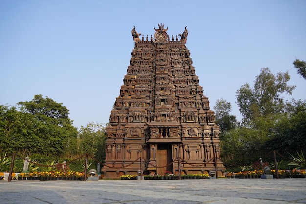 Tradycyjna południowoindyjska świątynia hinduska Tamil Nadu Indie Świątynia Minakshi mandir w południowych Indiach Madurai