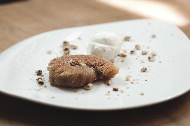 Tradycyjna turecka baklava deserowa z orzechami nerkowca Domowa baklava z orzechami i miodem