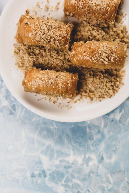 Tradycyjna turecka baklava deserowa z orzechami nerkowca Domowa baklava z orzechami i miodem