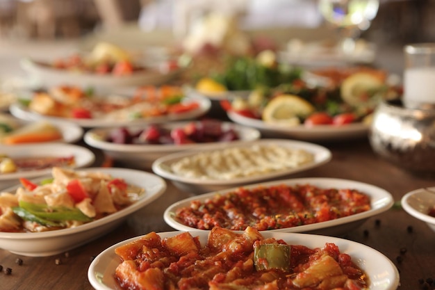 Tradycyjna turecka i grecka kolacja meze