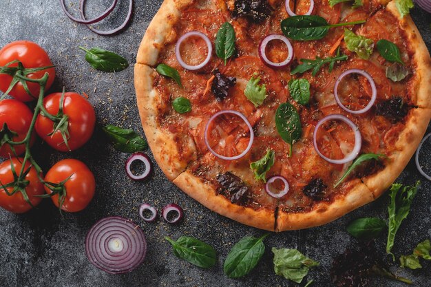 Tradycyjna włoska pizza pepperoni