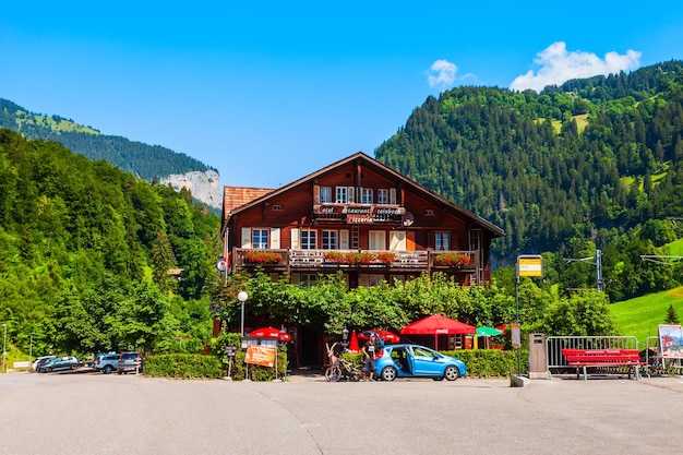 Tradycyjne Domy W Lauterbrunnen Szwajcaria