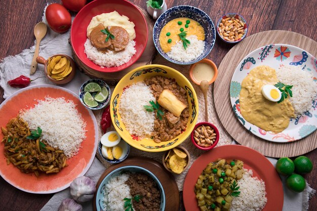 Tradycyjny bufet z jedzeniem w Peru