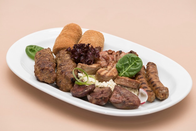 Tradycyjny rumuński plateau żywności