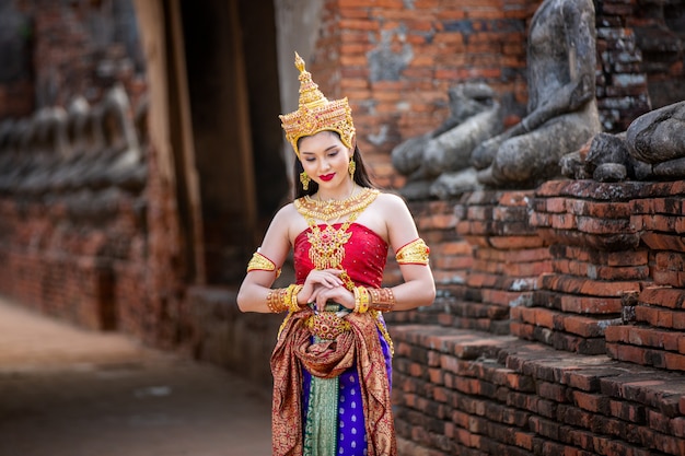 Tradycyjny strój kobiet w Tajlandii