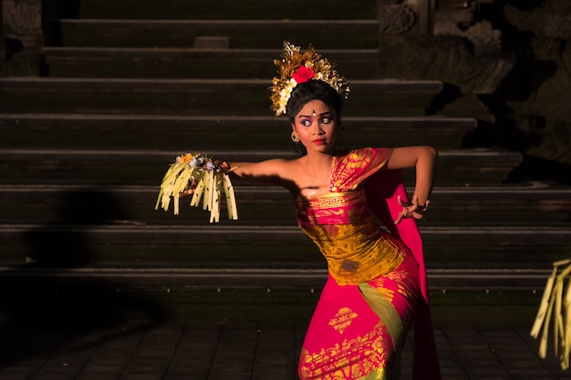 Tradycyjny Taniec Balijski W Ubud.