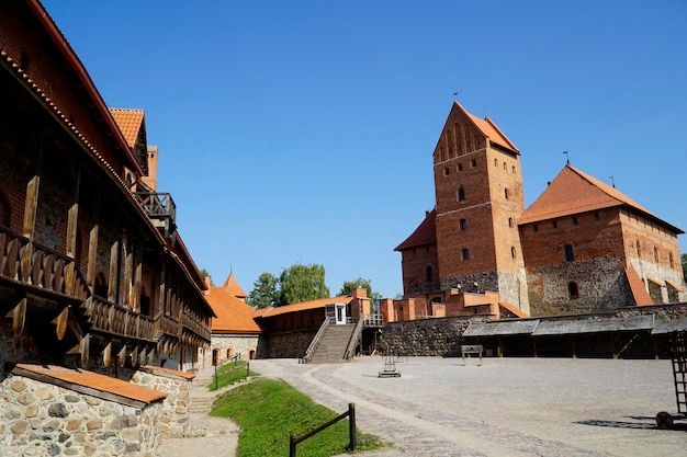 Zdjęcie trakai litwa dziedziniec i górny pałac