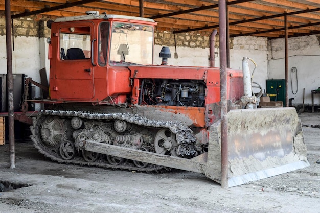 Zdjęcie traktor maszyny rolnicze ciągnik z podnośnikiem