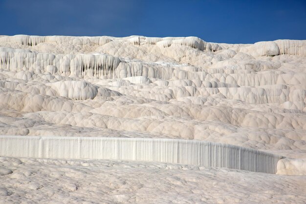 Zdjęcie trawertyny w pamukkale turcja geologia i skały mineralne