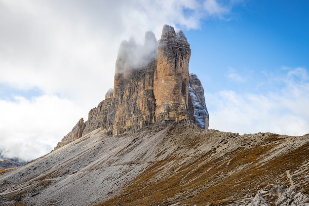 Tre Cime di Lavaredo - góry skaliste w Alpach Dolomitowych we Włoszech