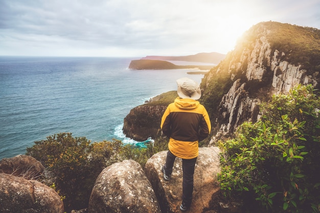 Trekking na półwyspie Tasman, Tasmania, Australia.