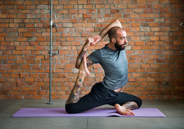 Trening ćwiczeń fitness koncepcja zdrowia