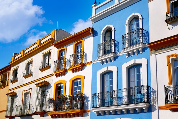 Triana barrio Sewilla fasady Andaluzja Hiszpania