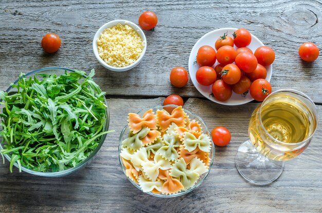 Tricolore Farfalle Z Rukolą, Parmezanem I Pomidorkami Koktajlowymi