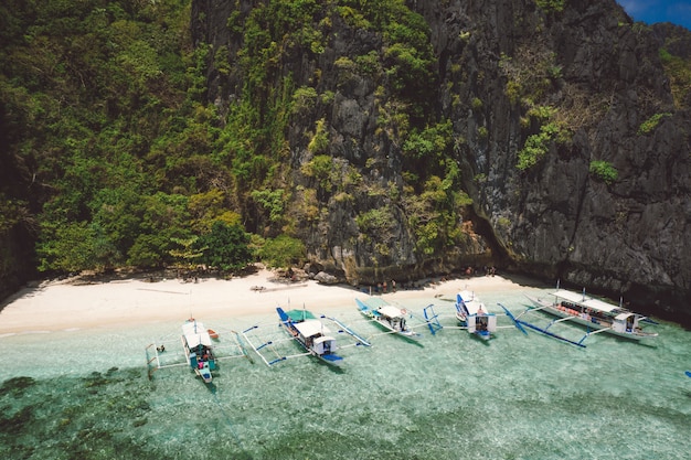 Tropikalna plaża w El Nido, Palawan, Filipiny