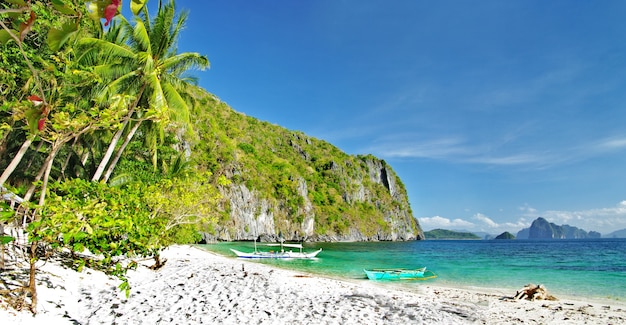 tropikalny wypad na Palawan, skoki na wyspę El nido. Filipiny, Plaża siedmiu komandosów