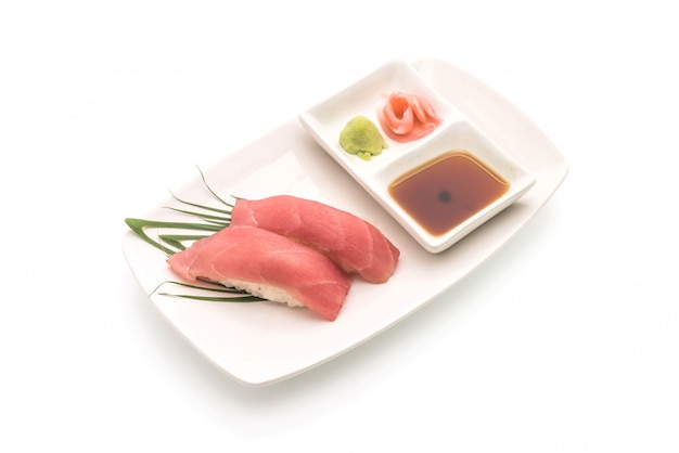 tuńczyk nigiri sushi - japoński styl jedzenia