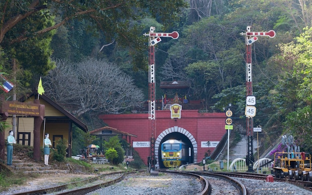 Tunel Khun Tan na stacji kolejowej Khun Tan w Lamphun w Tajlandii