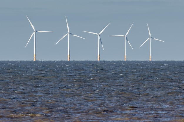 Turbiny wiatrowe na lądzie w Reculver w Kent