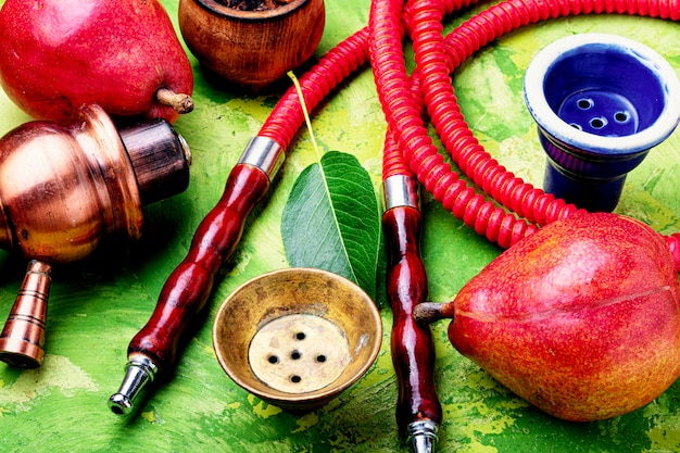 Zdjęcie turecki szisza z tytoniem gruszkowym