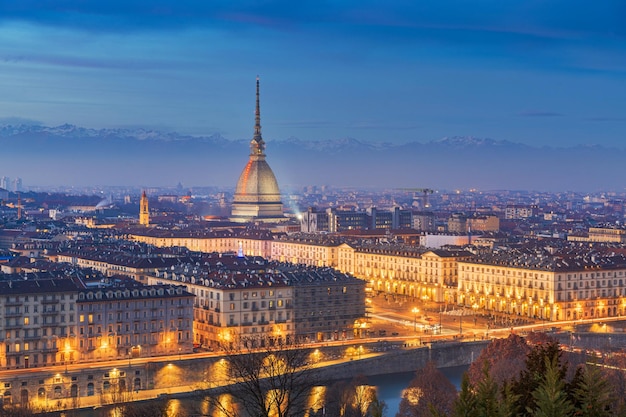 Turyn Piemont Włochy skyline z Mole Antonelliana