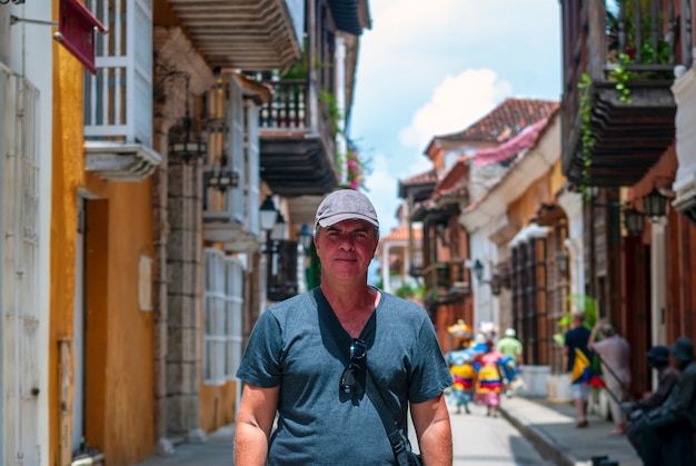 Turystyczny spacer po historycznym centrum Kartageny w Kolumbii