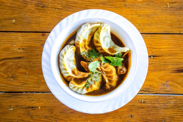Tybetańska Zupa Jhol Momo w Nepalu