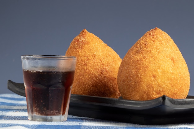 Typowa Brazylijska Przekąska, Coxinha Z Kurczaka.