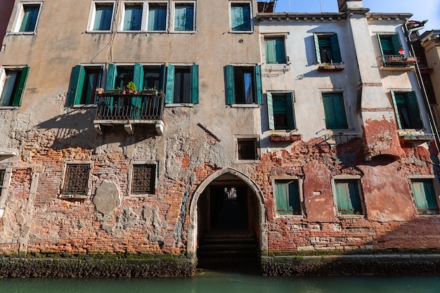 Typowa Wenecka Fasada W Venezia, Veneto, Włochy.