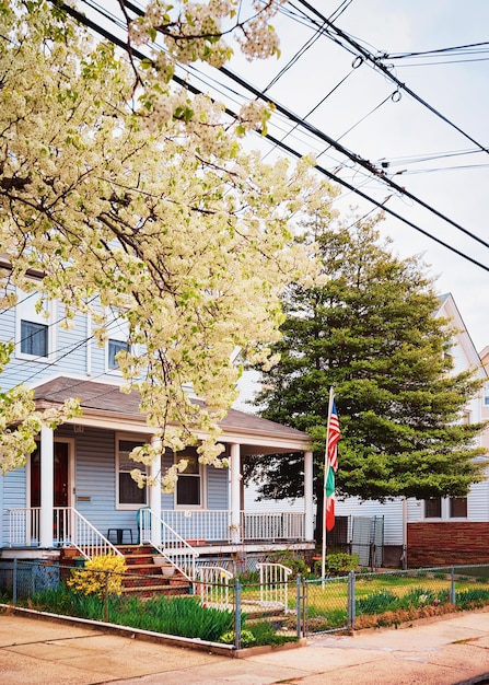 Typowy amerykański dom na ulicy New Jersey, USA