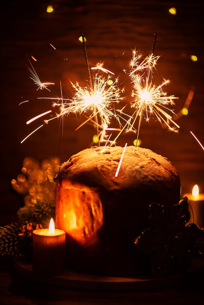 Typowy włoski panettone z Sparklers