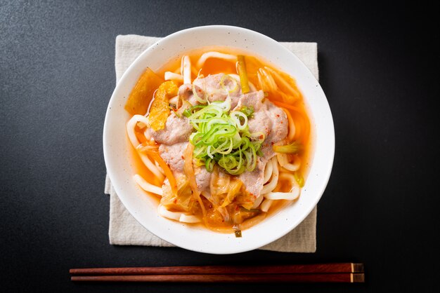 Udon Ramen Makaron Z Wieprzowiną I Kimchi