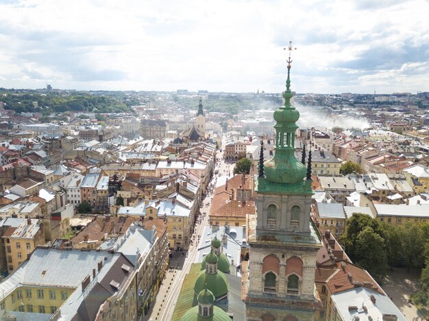 Ukraina Lwów centrum miasta stara architektura zdjęcie drona widok z lotu ptaka