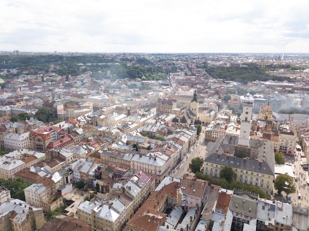 Ukraina Lwów centrum miasta stara architektura zdjęcie drona widok z lotu ptaka