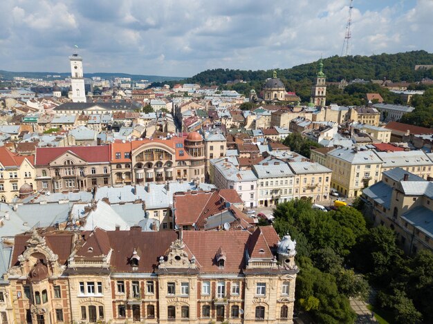 Ukraina Lwów centrum miasta stara architektura zdjęcie drona widok z lotu ptaka