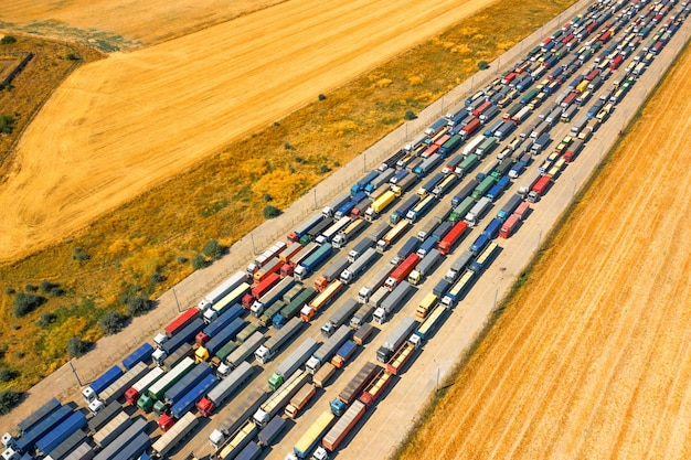 Ukraiński Port Blokuje Ogromna Kolejka Ciężarówek Załadowanych Zbożem