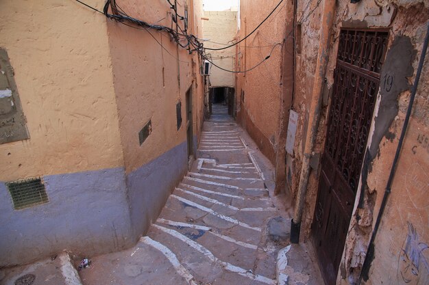 Ulica w medynie miasta Ghardaia, Sahara, Algieria