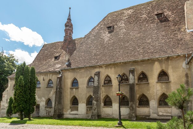 Uliczny widok w Sighisoara, średniowieczny miasteczko Transylvania, RumuniaÂ