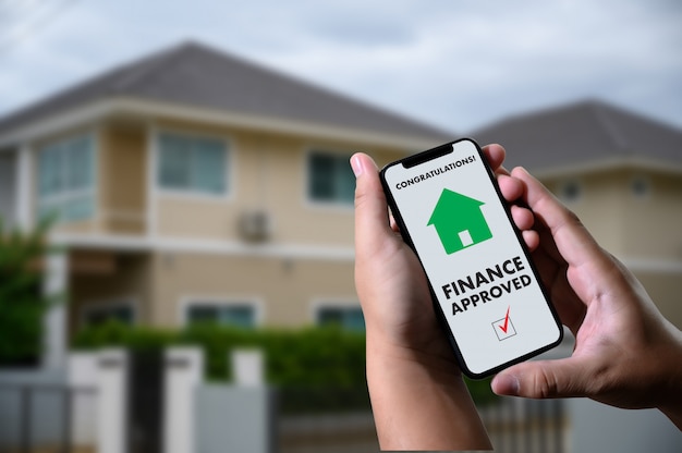 Umowa Pożyczki Finansowej I Klucz Domu Zatwierdzenie Kredytu Hipotecznego Na Telefon Komórkowy W Domu
