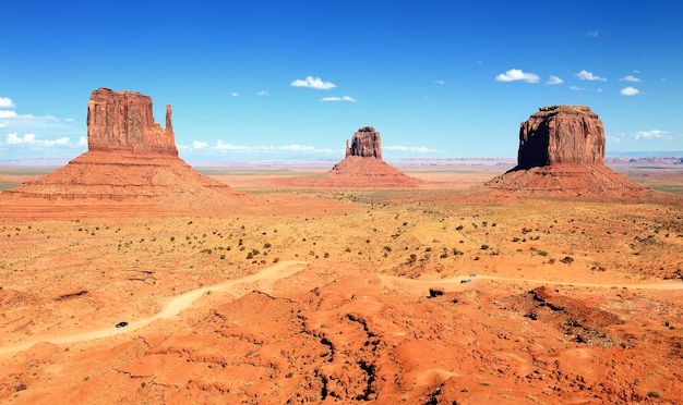 Unikalny krajobraz Monument Valley, Utah, USA.