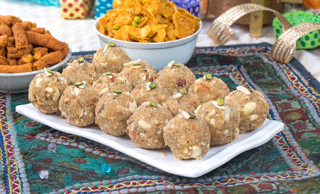 Urad Lub Methi Laddu